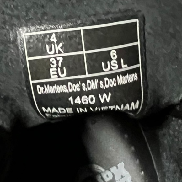 🌻NEW NWOT Dr. Martens 1460 Black Smooth Leather 8-Eye Boots Women's Size 6 - Picture 15 of 15